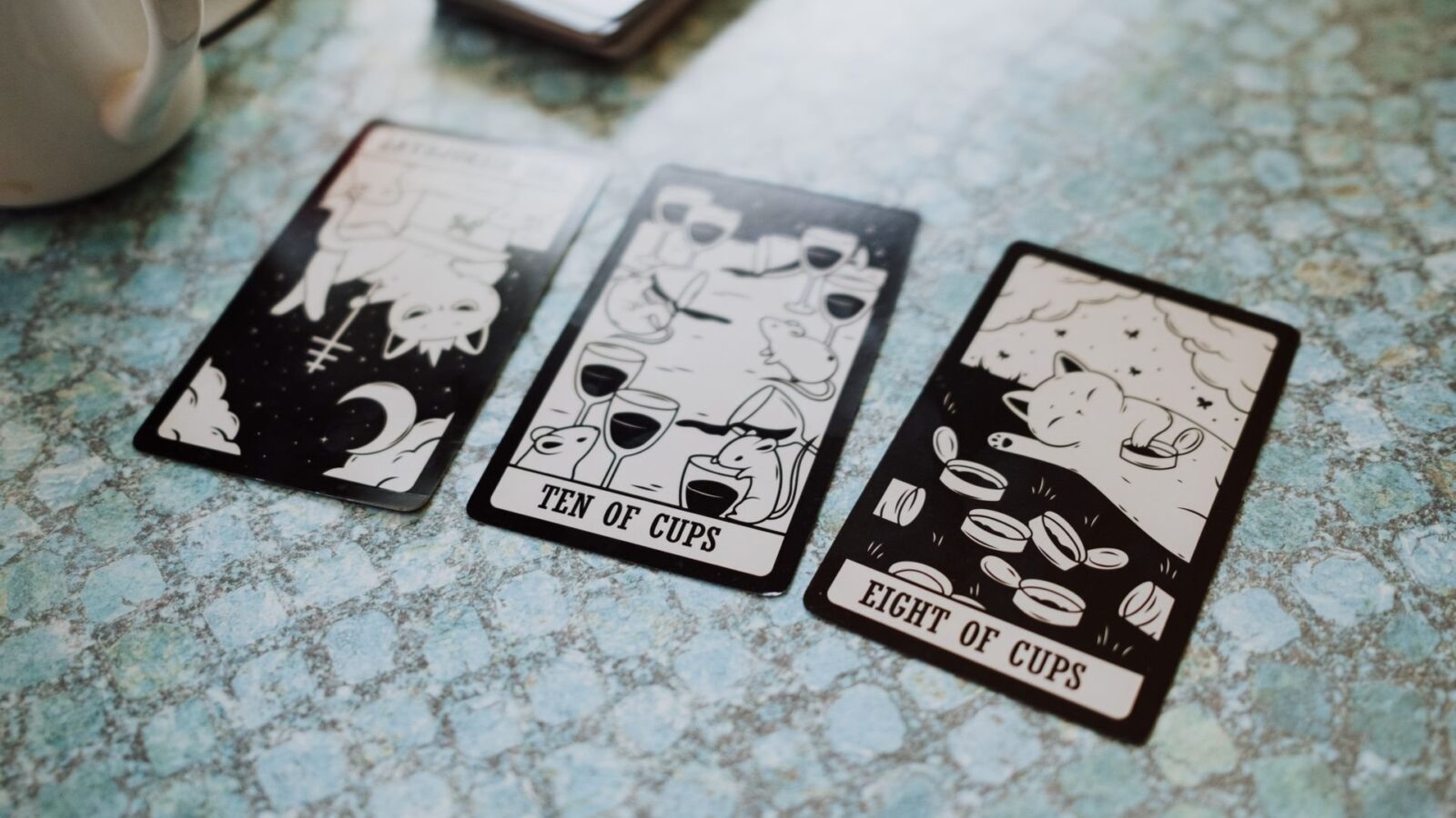 Was ist Kartenlegen? Tarot, Lenormand und Kipper im Vergleich